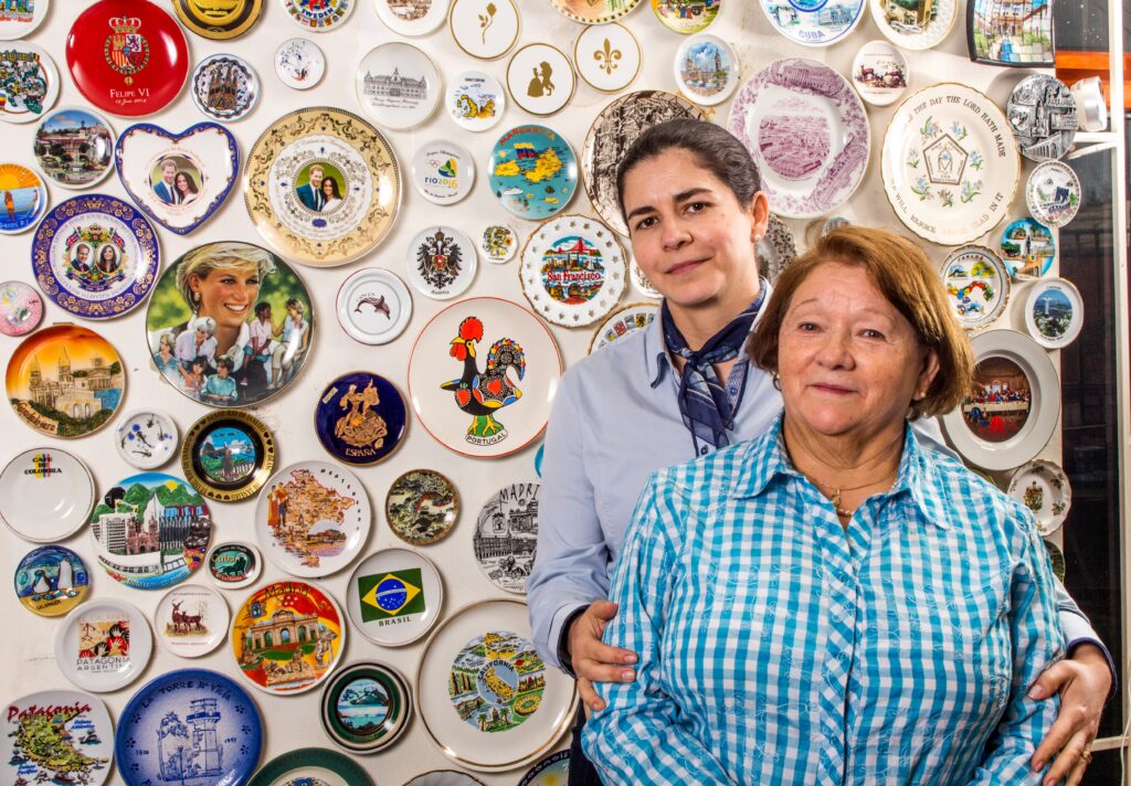 El mundo de loza de Carmen Sanhueza